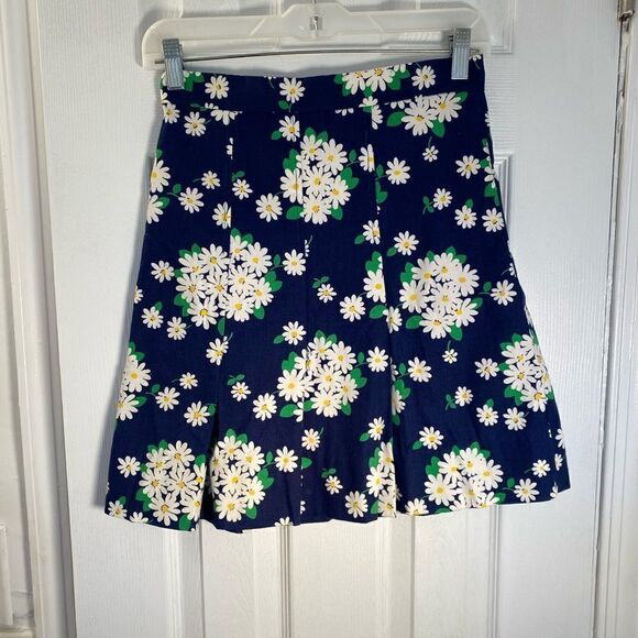 Handmade hand, sewn, women’s navy blue daisy, print, pleated mini skirt - Picture 2 of 6